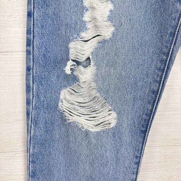 Levi's 501 Cropped Light Wash Jeans Womens 27 Straight Leg Distressed High Rise - Picture 5 of 16